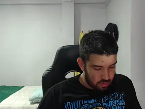 Axel11113 online show from 11/20/25, 02:56