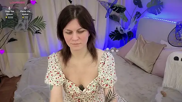 TinaMelt online show from 10/14/25, 06:52