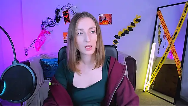 eva smiith  online show from 10/27/25, 06:50