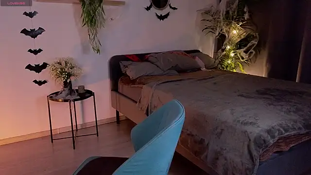 Ashley Glen online show from 10/28/25, 07:45