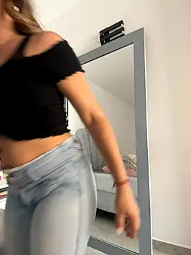 emma-conti2 online show from 10/16/25, 03:13