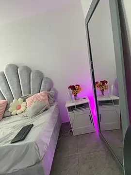 emma-conti2 online show from 10/18/25, 02:07