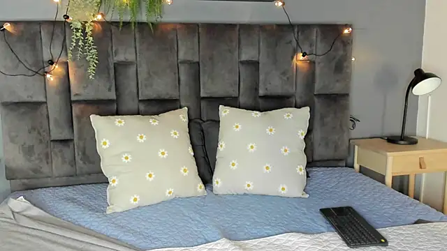 RiriiBrunette   online show from 09/22/25, 07:38