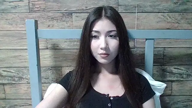 Virginia Hicks online show from 10/09/25, 03:21