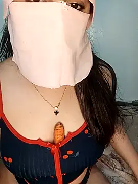 Queen-15 online show from 10/13/25, 11:27