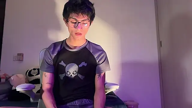 Snapshot of Angel_bunny2 chatting on 09/11/25, 01:17 Angel bunny2 online show from 09/11/25, 01:17