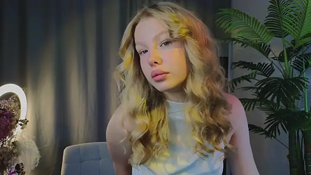 Snapshot of emilyshepar_d chatting on 10/02/25, 01:45 emilyshepar d online show from 10/02/25, 01:45
