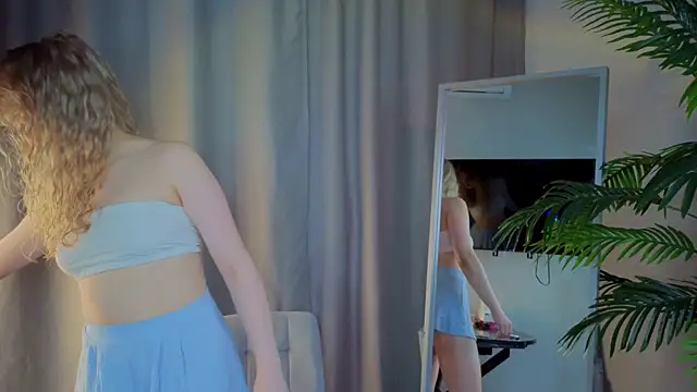 Snapshot of emilyshepar_d chatting on 10/29/25, 02:25 emilyshepar d online show from 10/29/25, 02:25