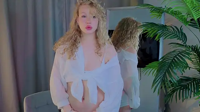 Snapshot of emilyshepar_d chatting on 10/31/25, 02:23 emilyshepar d online show from 10/31/25, 02:23