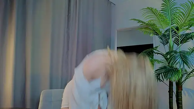 Snapshot of emilyshepar_d chatting on 11/04/25, 02:32 emilyshepar d online show from 11/04/25, 02:32