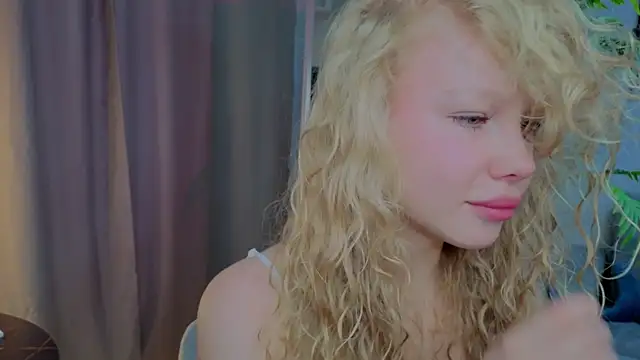 Snapshot of emilyshepar_d chatting on 11/06/25, 02:34 emilyshepar d online show from 11/06/25, 02:34