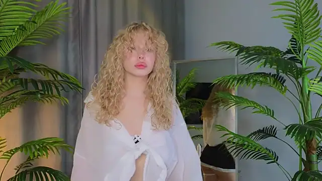 Snapshot of emilyshepar_d chatting on 11/25/25, 02:11 emilyshepar d online show from 11/25/25, 02:11