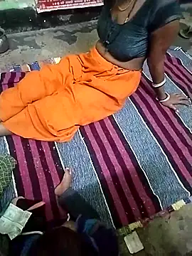 RAYI Queen 4 online show from 10/30/25, 03:46