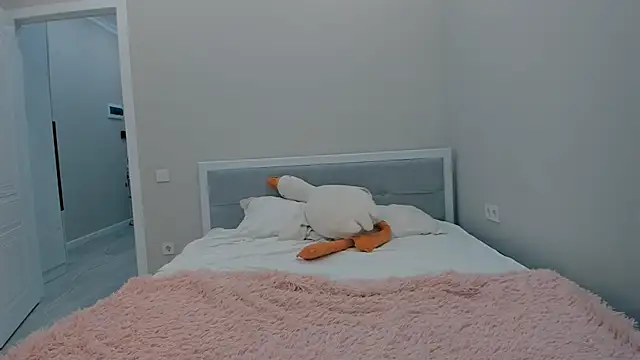 Snapshot of yuna_loon chatting on 10/30/25, 01:56 yuna loon online show from 10/30/25, 01:56