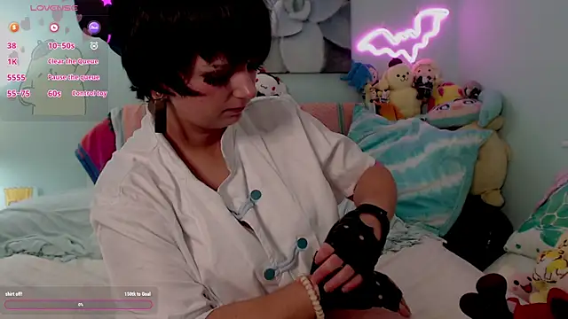 Snapshot of starsaturn chatting on 10/11/25, 03:06 starsaturn online show from 10/11/25, 03:06