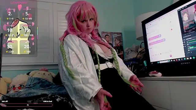 Snapshot of starsaturn chatting on 10/13/25, 03:28 starsaturn online show from 10/13/25, 03:28