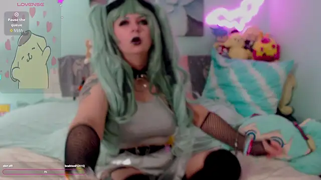 Snapshot of starsaturn chatting on 10/18/25, 03:31 starsaturn online show from 10/18/25, 03:31