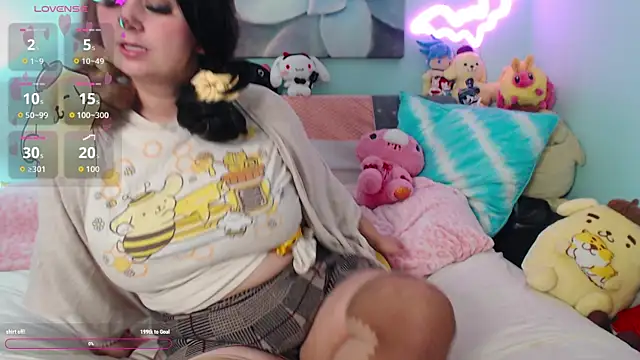 Snapshot of starsaturn chatting on 10/22/25, 04:35 starsaturn online show from 10/22/25, 04:35