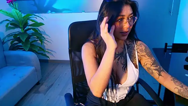 Snapshot of Keyla_Cutte chatting on 10/30/25, 03:08 Keyla Cutte online show from 10/30/25, 03:08