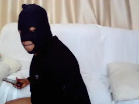 Snapshot of AfricanoMasqueMan chatting on 09/15/25, 01:33 AfricanoMasqueMan online show from 09/15/25, 01:33