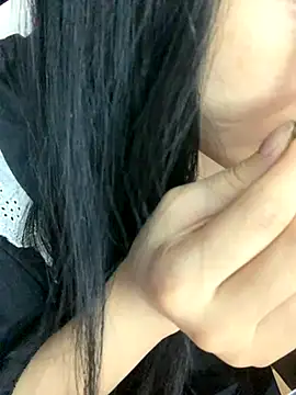 Snapshot of Linhtruong_ chatting on 09/15/25, 04:12 Linhtruong online show from 09/15/25, 04:12