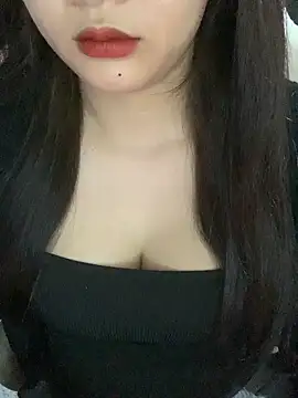 Snapshot of Linhtruong_ chatting on 11/20/25, 04:23 Linhtruong online show from 11/20/25, 04:23