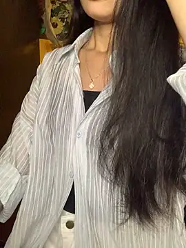 Snapshot of Nhinhi18 chatting on 11/09/25, 01:53 Nhinhi18 online show from 11/09/25, 01:53