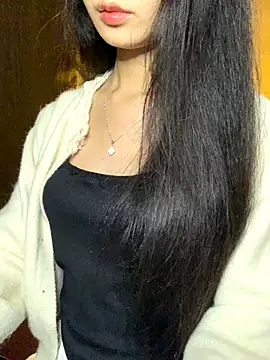 Snapshot of Nhinhi18 chatting on 11/18/25, 03:49 Nhinhi18 online show from 11/18/25, 03:49