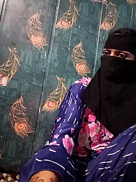 Snapshot of ursumita chatting on 10/17/25, 10:23 ursumita online show from 10/17/25, 10:23