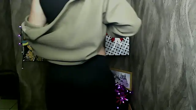 Linda S  online show from 11/22/25, 01:54