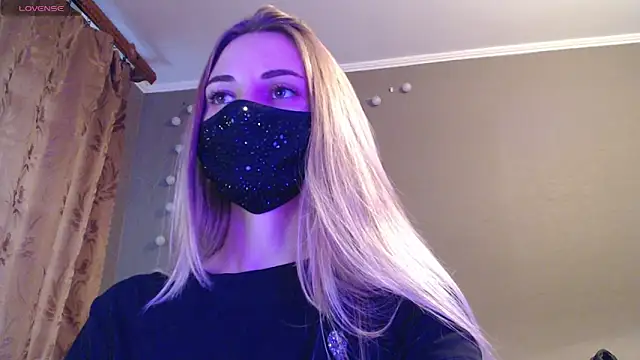 Snapshot of Iris_lave chatting on 09/08/25, 04:17 Iris lave online show from 09/08/25, 04:17