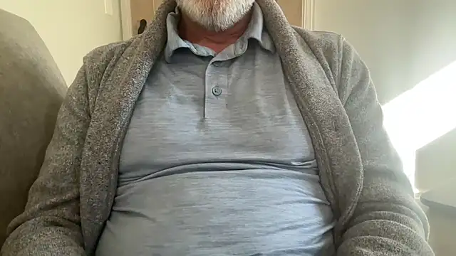 Snapshot of braselton06 chatting on 09/17/25, 01:46 braselton06 online show from 09/17/25, 01:46