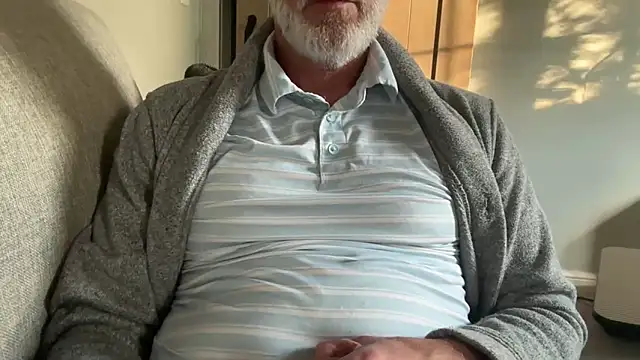 Snapshot of braselton06 chatting on 10/06/25, 12:24 braselton06 online show from 10/06/25, 12:24