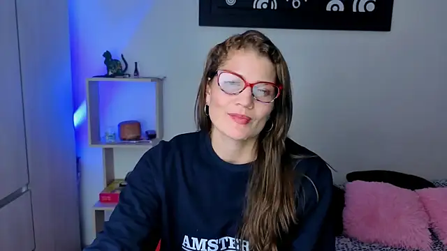 Camila-ventura online show from 11/10/25, 07:57