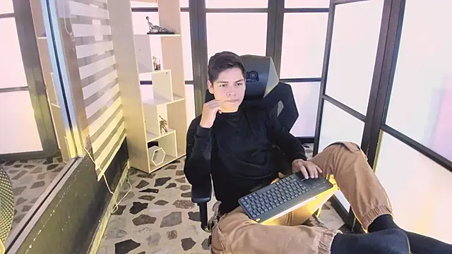 Asta Black online show from 09/12/25, 02:33