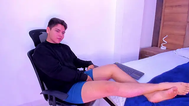 Asta Black online show from 10/08/25, 04:54