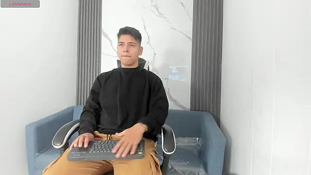 Asta Black online show from 10/21/25, 09:26