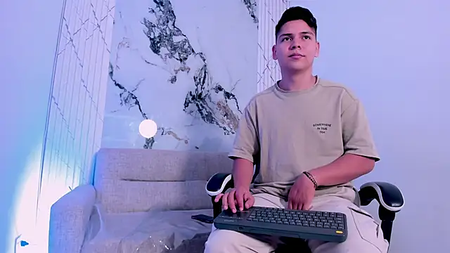 Asta Black online show from 10/22/25, 09:03