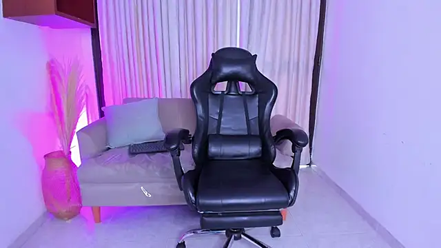 Asta Black online show from 10/31/25, 08:54