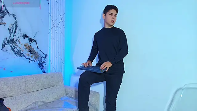 Asta Black online show from 11/06/25, 08:43