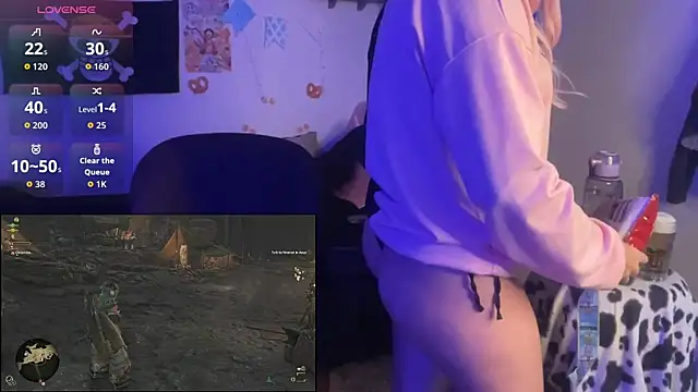 Snapshot of PixelKitty_ chatting on 10/02/25, 10:28 PixelKitty online show from 10/02/25, 10:28