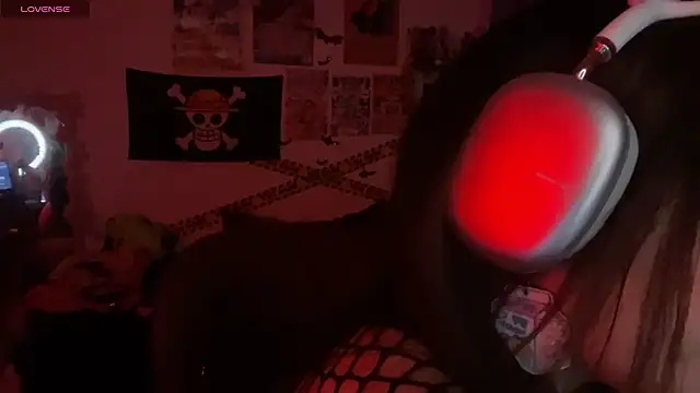 Snapshot of PixelKitty_ chatting on 10/22/25, 11:37 PixelKitty online show from 10/22/25, 11:37