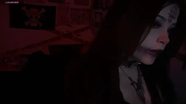 Snapshot of PixelKitty_ chatting on 10/31/25, 11:06 PixelKitty online show from 10/31/25, 11:06