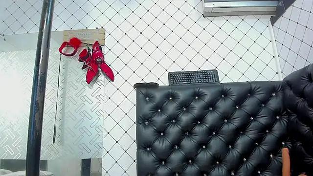 Snapshot of EMMA_SANTANA chatting on 10/08/25, 07:44 EMMA SANTANA online show from 10/08/25, 07:44