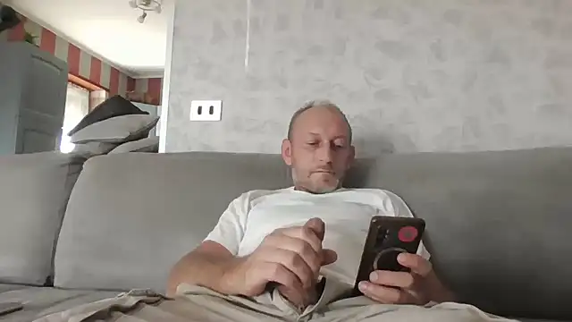 cazzoweb online show from 09/23/25, 01:58