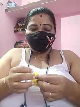 lathikaqueentamil online show from 10/12/25, 05:06