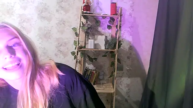 Snapshot of ClaireLaSweet chatting on 09/23/25, 02:20 ClaireLaSweet online show from 09/23/25, 02:20