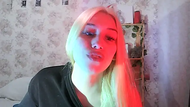 Snapshot of ClaireLaSweet chatting on 11/11/25, 04:12 ClaireLaSweet online show from 11/11/25, 04:12