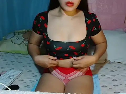 Snapshot of JuicyPussy4u chatting on 11/06/25, 10:27 JuicyPussy4u online show from 11/06/25, 10:27