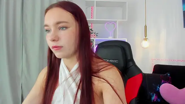 NoraHaynes online show from 10/13/25, 03:06